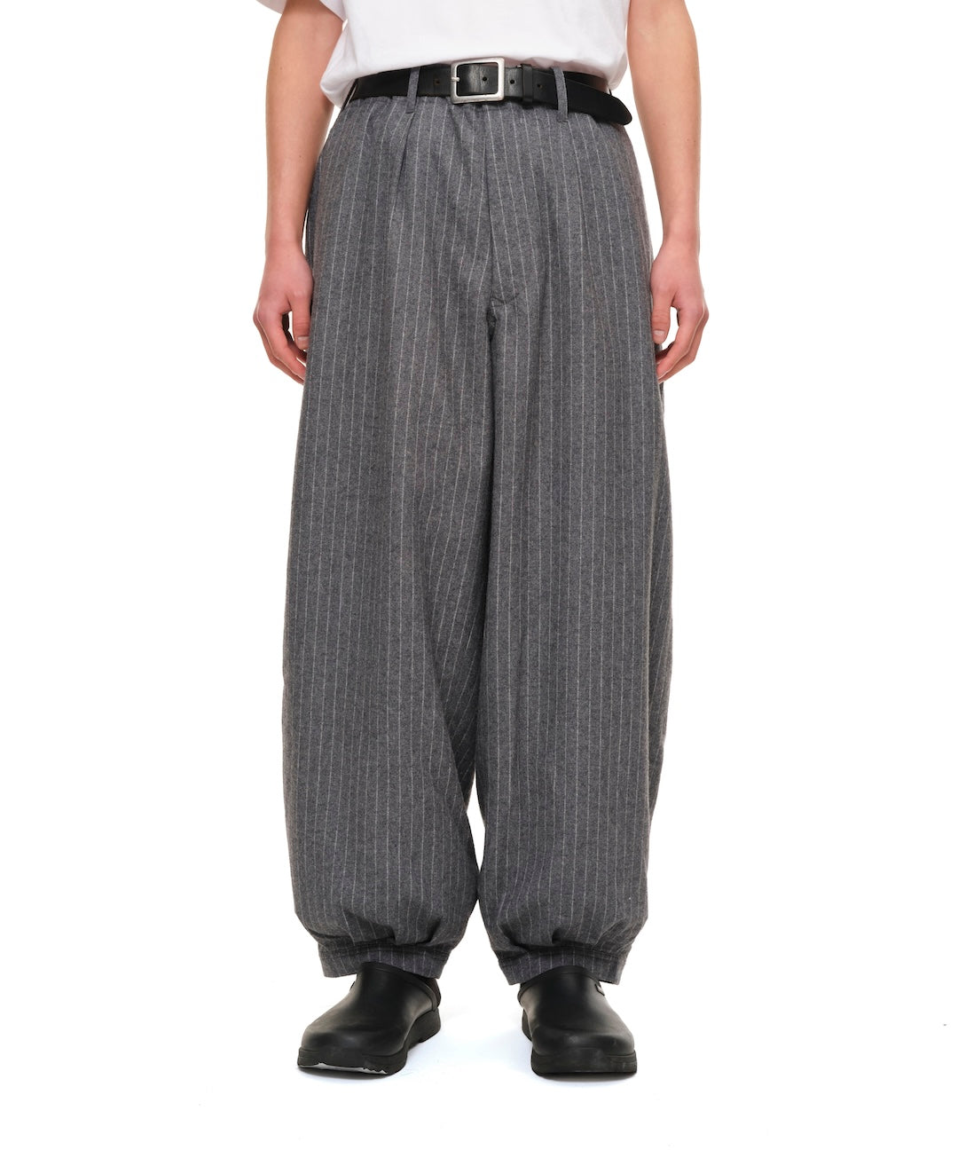Pin-Stripe Balloon Pants (GRAY)
