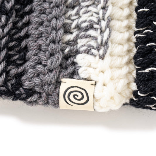 Hand-knitted Neck Warmer (GRAY MIX)