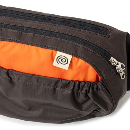 Nylon Two-tone Waist Bag (BROWN)